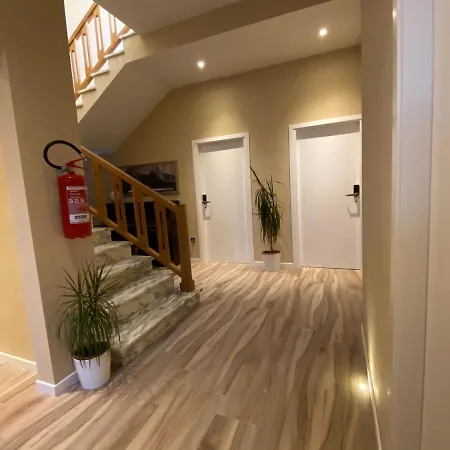 Harmony House Prestige לינה וארוחת בוקר 3*