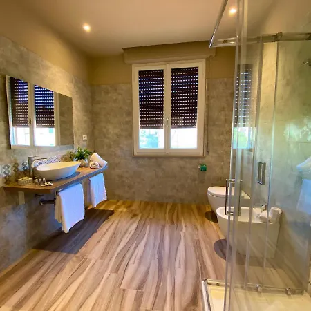 לינה וארוחת בוקר Harmony House Prestige 3*